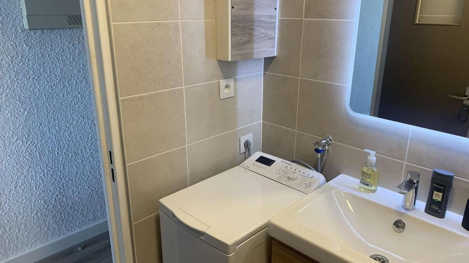 Studio Refait A Neuf, Vue Mer, Proche Des Plages Et Des Commerces... Saint-Mandrier-sur-Mer Apartment