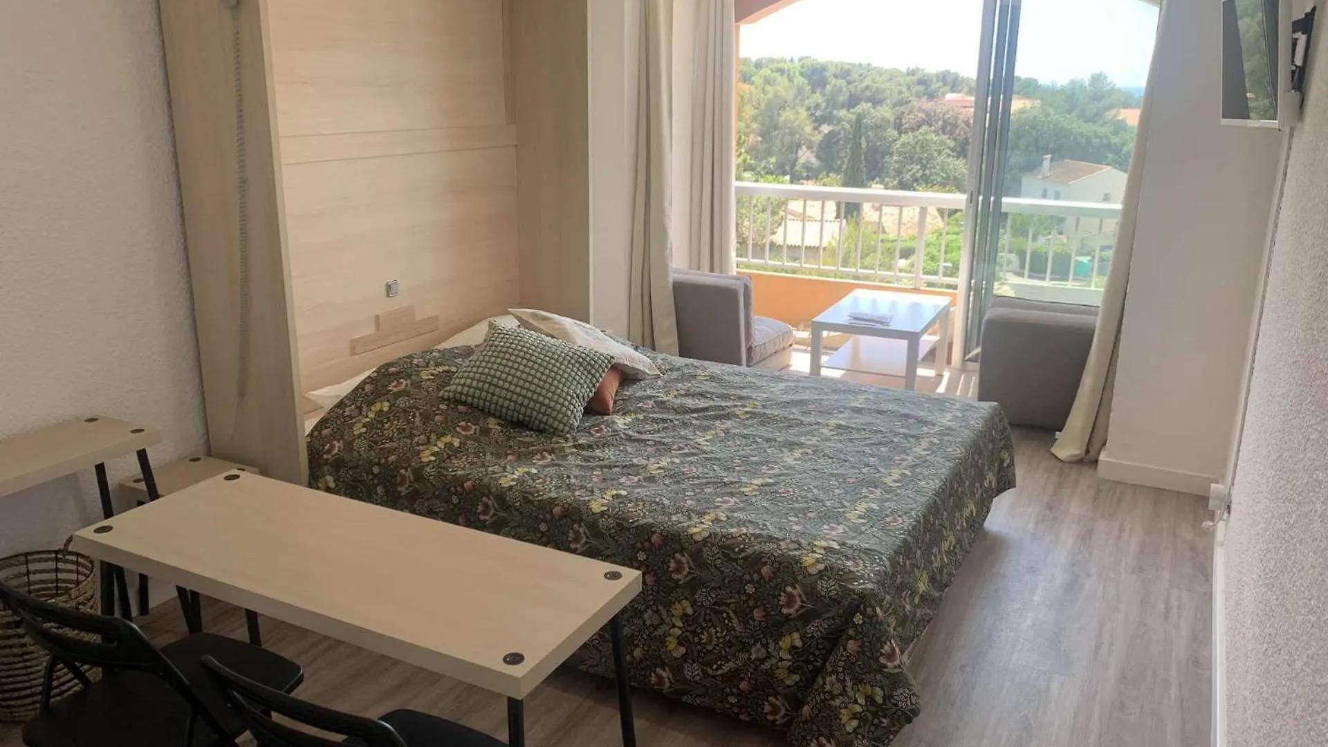 Studio Refait A Neuf, Vue Mer, Proche Des Plages Et Des Commerces... Saint-Mandrier-sur-Mer