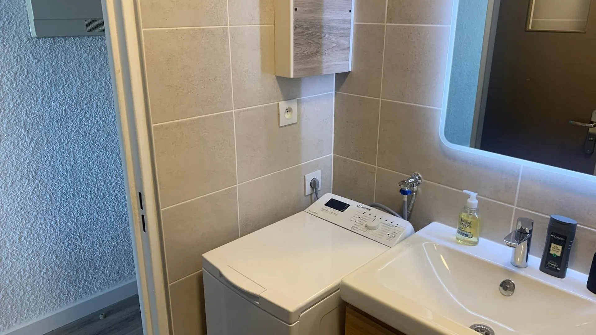 Studio Refait A Neuf, Vue Mer, Proche Des Plages Et Des Commerces... Saint-Mandrier-sur-Mer 0*,  France