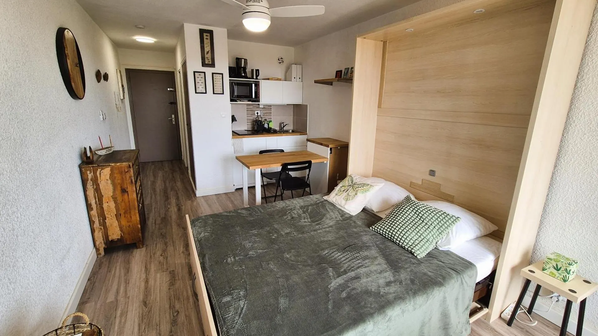 Studio Refait A Neuf, Vue Mer, Proche Des Plages Et Des Commerces... Saint-Mandrier-sur-Mer 0*,