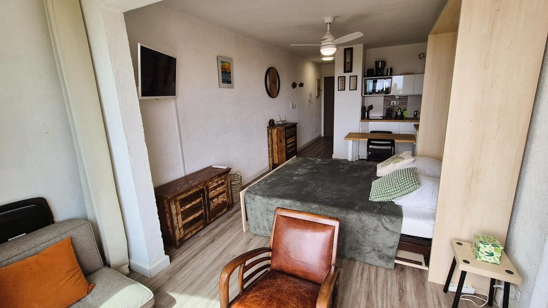 Studio Refait A Neuf, Vue Mer, Proche Des Plages Et Des Commerces... Saint-Mandrier-sur-Mer France