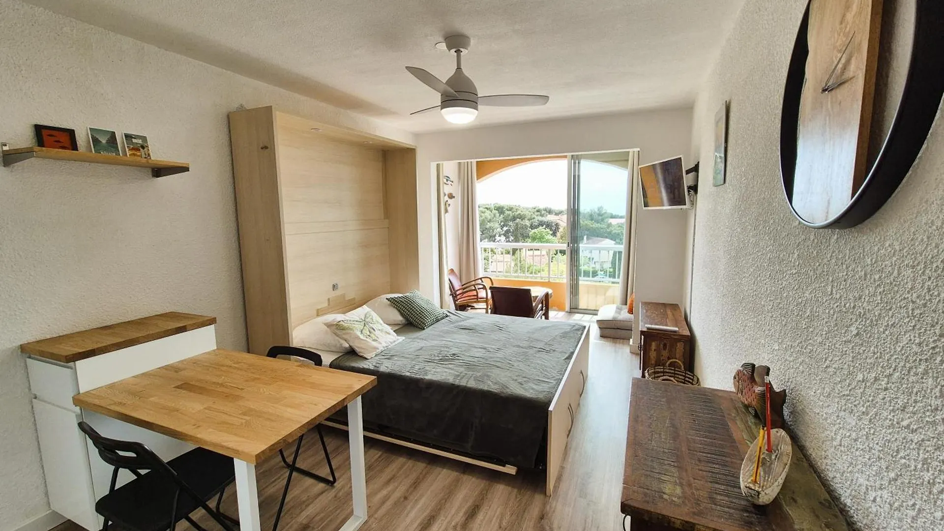 Studio Refait A Neuf, Vue Mer, Proche Des Plages Et Des Commerces... Saint-Mandrier-sur-Mer 0*,  France
